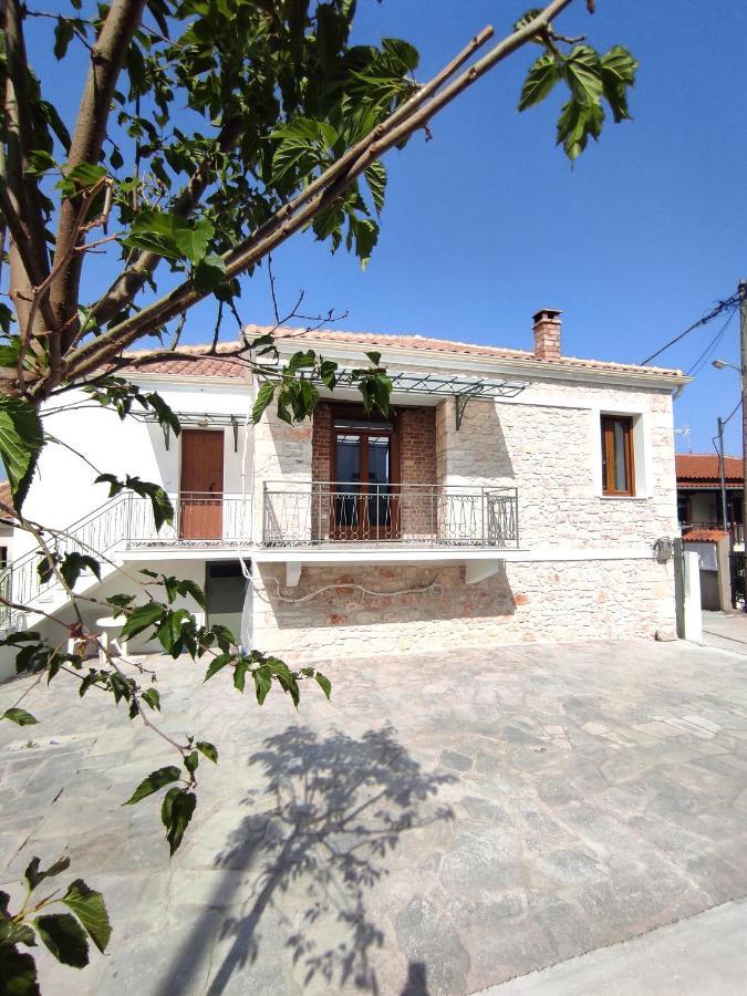 Villa Habezeiko - The Vintage House Afytos Esterno foto