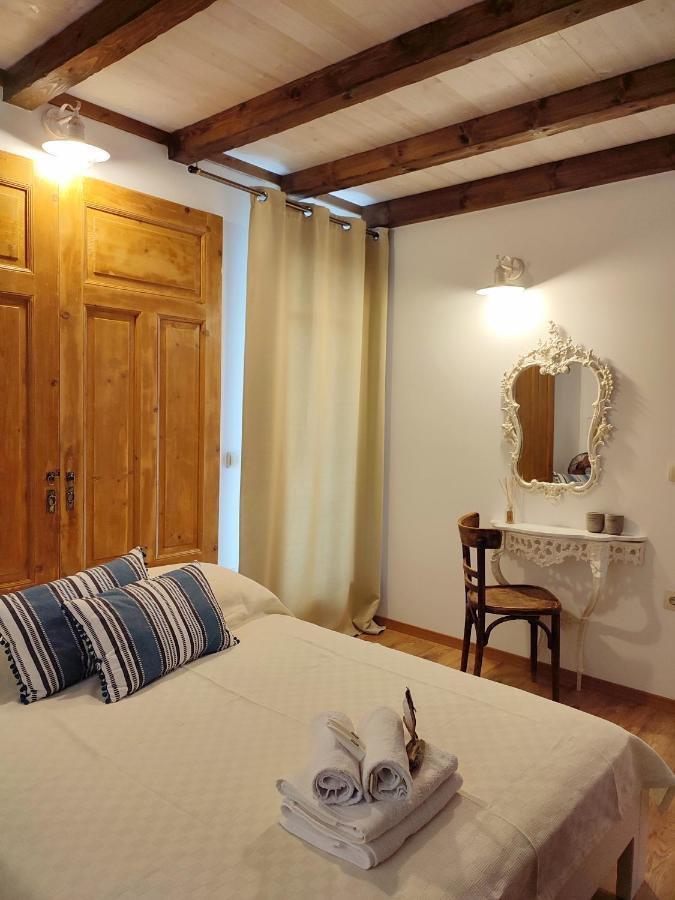 Villa Habezeiko - The Vintage House Afytos Esterno foto