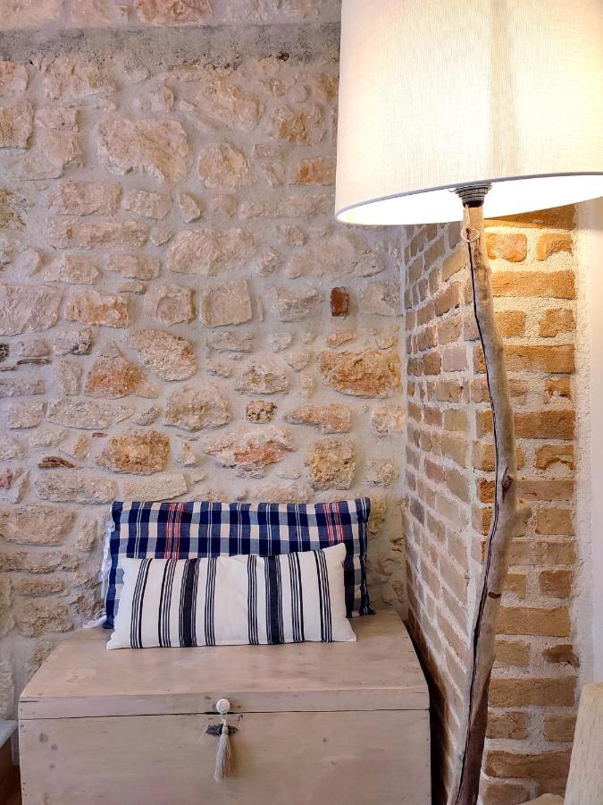 Villa Habezeiko - The Vintage House Afytos Esterno foto