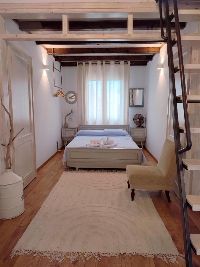 Villa Habezeiko - The Vintage House Afytos Esterno foto